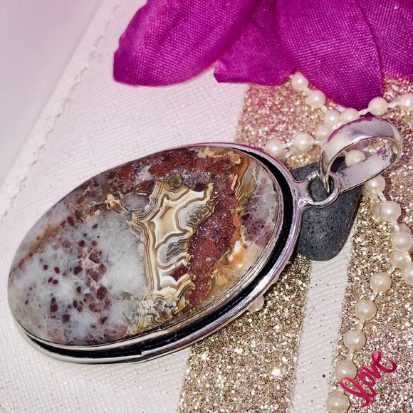 Laguna Lace Agate Gemstone Handmade Pendant Necklace - Picture 6 of 6